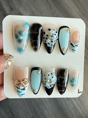 Elegance Blue & Black Floral Accent Press-On Nails